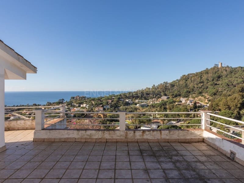 4 soveværelse Villa til salg i Blanes med swimmingpool garage - € 790.000 (Ref: 8916183)