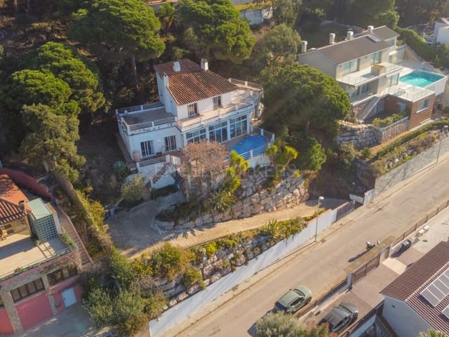 4 bedroom Villa for sale in Blanes with pool garage - € 790,000 (Ref: 8916183)