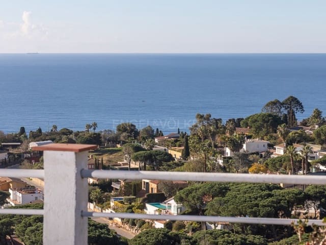 4 bedroom Villa for sale in Blanes with pool garage - € 790,000 (Ref: 8916183)