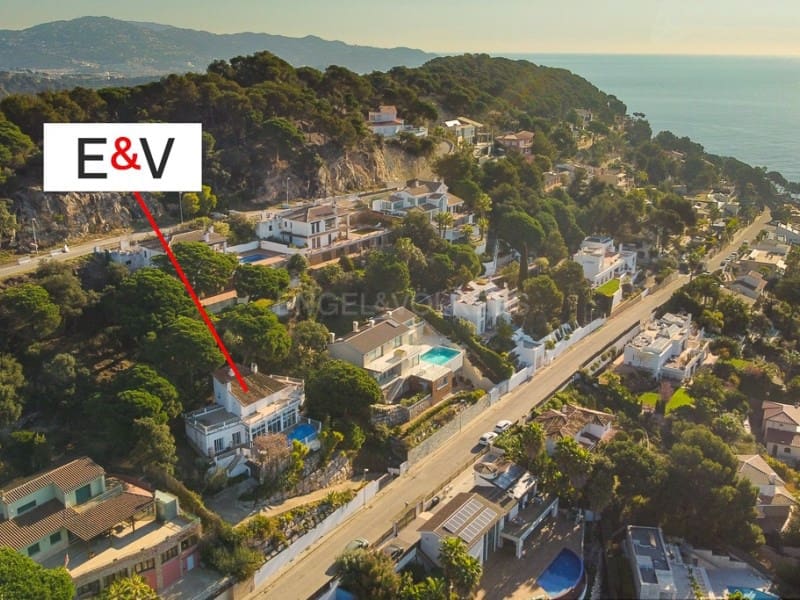 4 soveværelse Villa til salg i Blanes med swimmingpool garage - € 790.000 (Ref: 8916183)