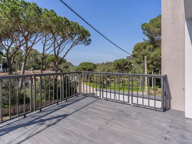 4 bedroom Villa for sale in Begur with garage - € 620,000 (Ref: 8929101)