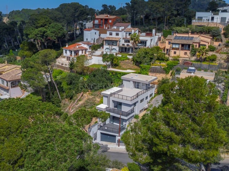 4 bedroom Villa for sale in Begur with garage - € 620,000 (Ref: 8929101)