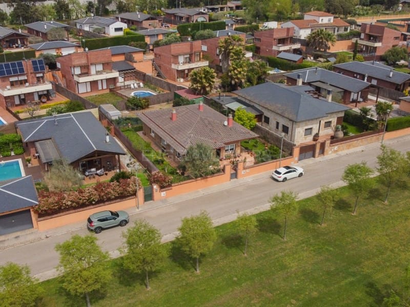 6 soveværelse Villa til salg i Vidreres - € 500.000 (Ref: 8957913)