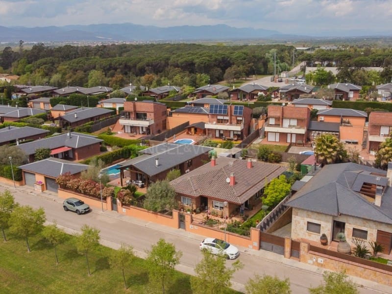 6 soveværelse Villa til salg i Vidreres - € 500.000 (Ref: 8957913)