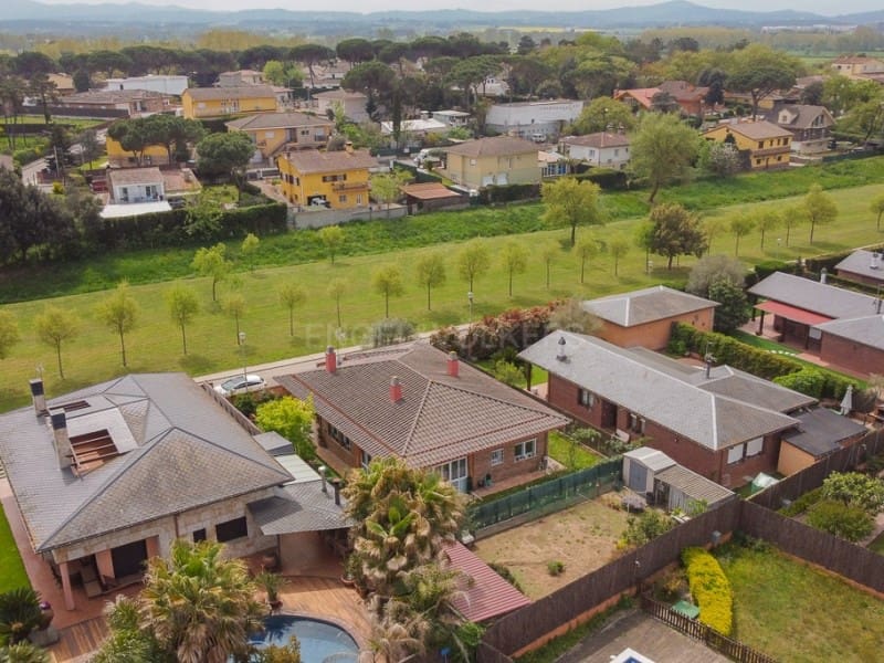 6 soveværelse Villa til salg i Vidreres - € 500.000 (Ref: 8957913)