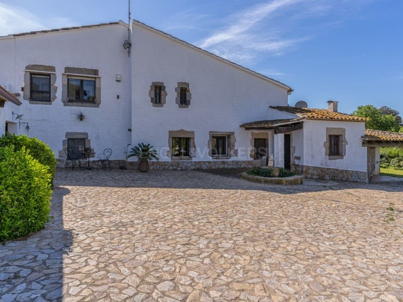 5 soveværelse Finca/Landehus til salg i Vall-llobrega med swimmingpool garage - € 1.585.000 (Ref: 8971374)