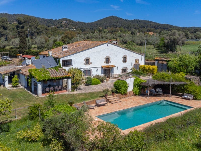 5 soveværelse Finca/Landehus til salg i Vall-llobrega med swimmingpool garage - € 1.585.000 (Ref: 8971374)