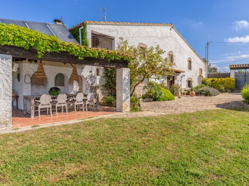 5 soveværelse Finca/Landehus til salg i Vall-llobrega med swimmingpool garage - € 1.585.000 (Ref: 8971374)