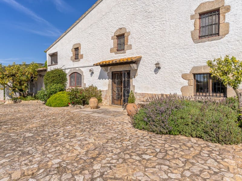 5 soveværelse Finca/Landehus til salg i Vall-llobrega med swimmingpool garage - € 1.585.000 (Ref: 8971374)