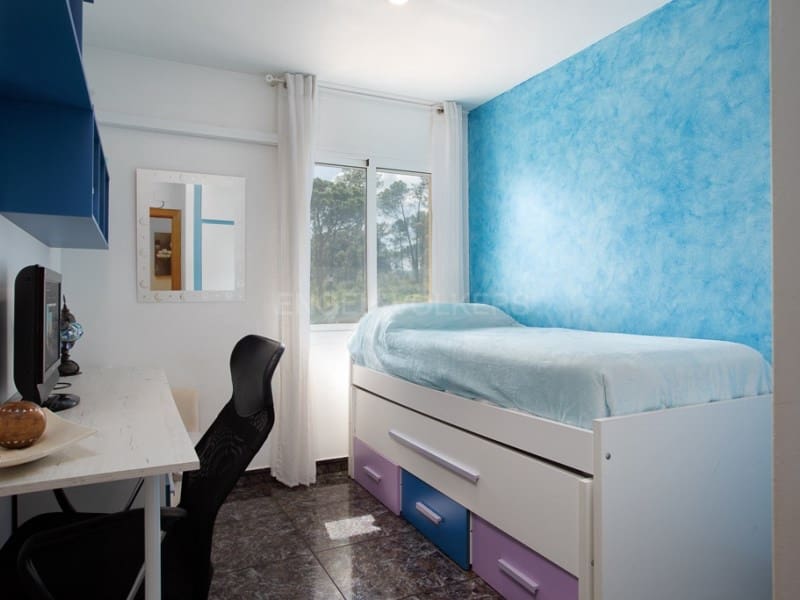 5 soverom Villa til salgs i Santa Coloma de Farners med svømmebasseng garasje - € 395 000 (Ref: 8982681)