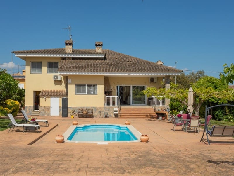 5 soverom Villa til salgs i Santa Coloma de Farners med svømmebasseng garasje - € 395 000 (Ref: 8982681)