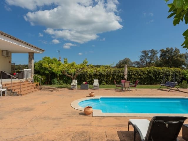 5 chambre Villa/Maison à vendre à Santa Coloma de Farners avec piscine garage - 395 000 € (Ref: 8982681)