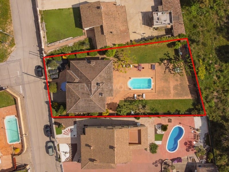 5 soverom Villa til salgs i Santa Coloma de Farners med svømmebasseng garasje - € 395 000 (Ref: 8982681)