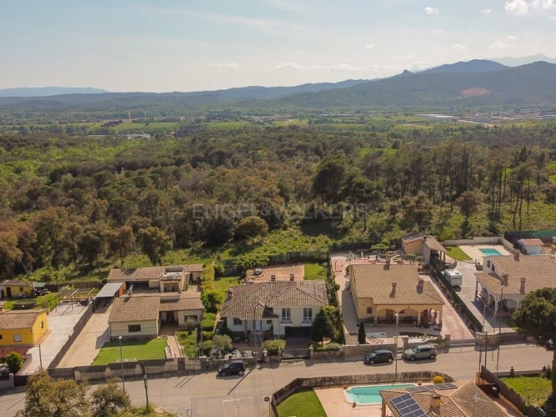 5 soverom Villa til salgs i Santa Coloma de Farners med svømmebasseng garasje - € 395 000 (Ref: 8982681)