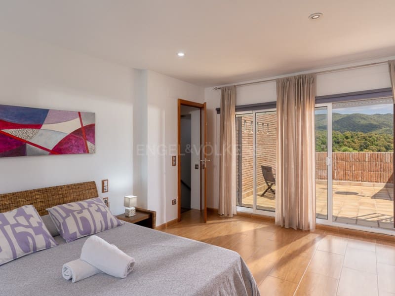 5 soverom Villa til salgs i Santa Cristina d'Aro med svømmebasseng - € 799 000 (Ref: 9001690)