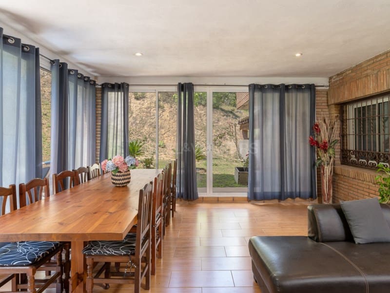 5 soverom Villa til salgs i Santa Cristina d'Aro med svømmebasseng - € 799 000 (Ref: 9001690)