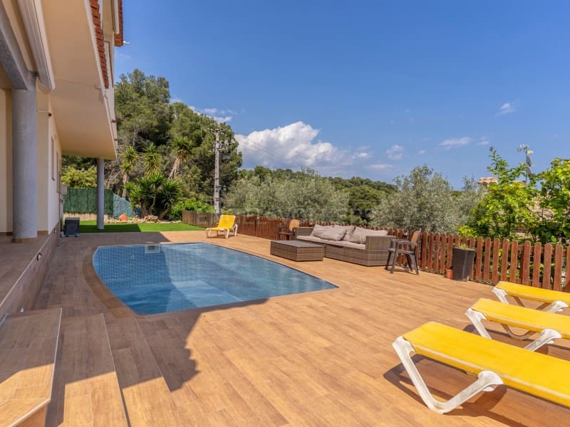 6 soveværelse Villa til salg i Lloret de Mar med swimmingpool - € 955.000 (Ref: 9008579)