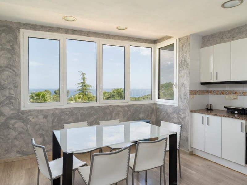 6 soveværelse Villa til salg i Lloret de Mar med swimmingpool - € 955.000 (Ref: 9008579)