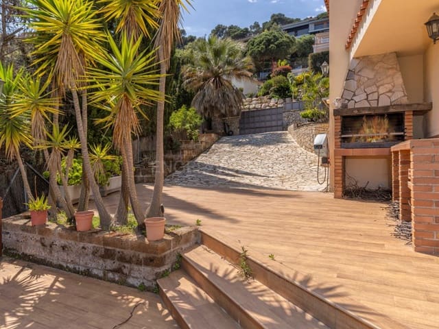 6 soverom Villa til salgs i Santa Clotilde, Lloret de Mar med svømmebasseng - € 955 000 (Ref: 9008579)
