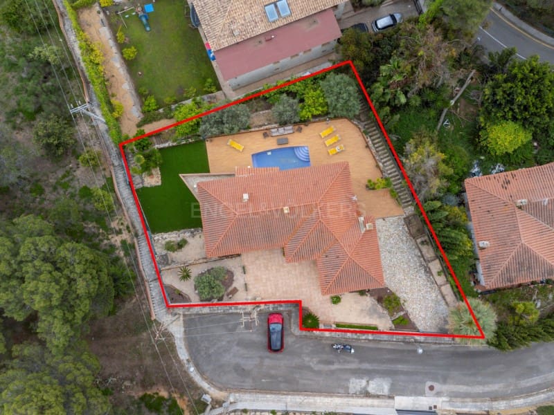 6 soveværelse Villa til salg i Lloret de Mar med swimmingpool - € 955.000 (Ref: 9008579)