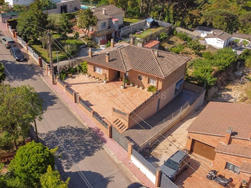 4 Zimmer Villa zu verkaufen in Macanet de la Selva mit Garage - 355.000 € (Ref: 9012827)