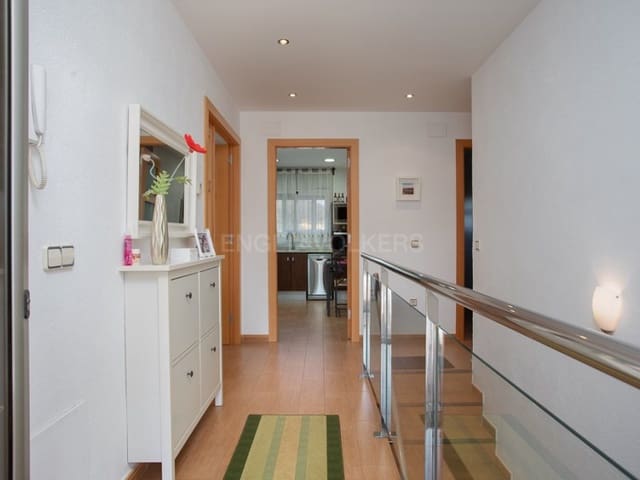 Chalet de 4 habitaciones en Maçanet de la Selva en venta con garaje - 355.000 € (Ref: 9012827)