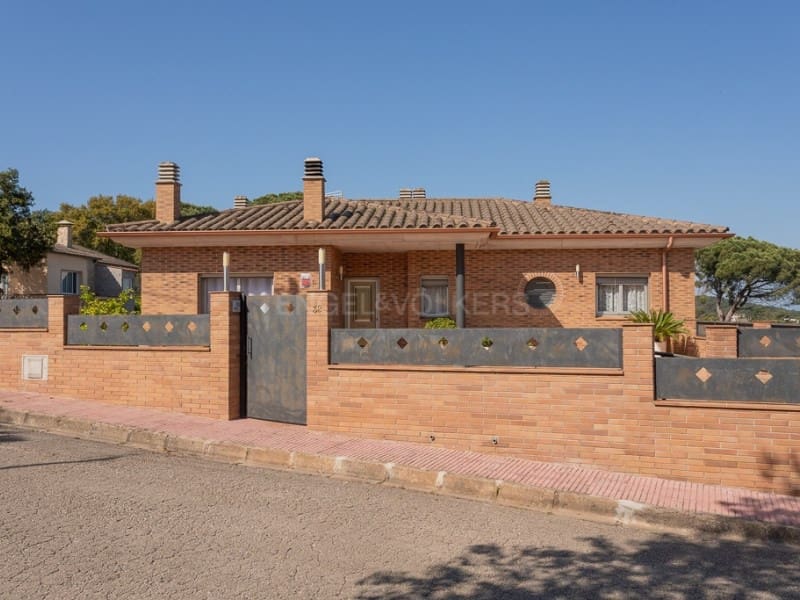 4 Zimmer Villa zu verkaufen in Macanet de la Selva mit Garage - 355.000 € (Ref: 9012827)