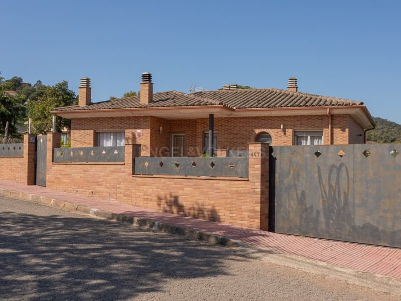 4 Zimmer Villa zu verkaufen in Macanet de la Selva mit Garage - 355.000 € (Ref: 9012827)