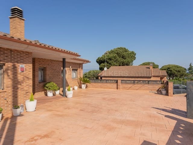 Chalet de 4 habitaciones en Maçanet de la Selva en venta con garaje - 355.000 € (Ref: 9012827)