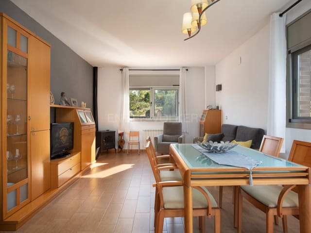 Chalet de 4 habitaciones en Maçanet de la Selva en venta con garaje - 355.000 € (Ref: 9012827)