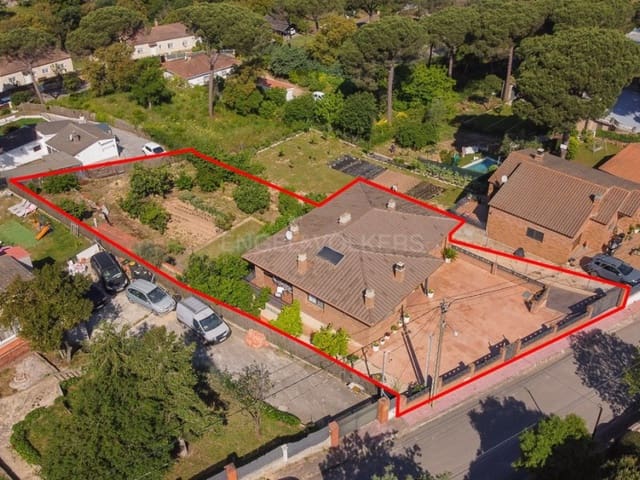 Chalet de 4 habitaciones en Maçanet de la Selva en venta con garaje - 355.000 € (Ref: 9012827)