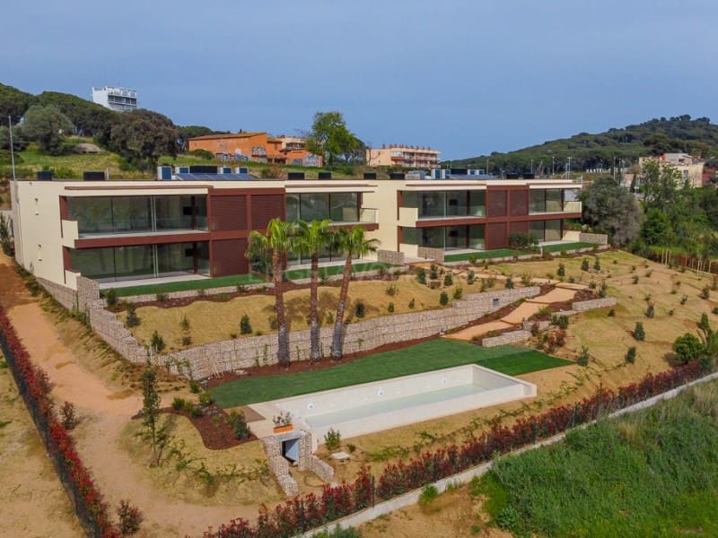 3 soveværelse Lejlighed til salg i S'Agaro med swimmingpool - € 860.000 (Ref: 9051401)