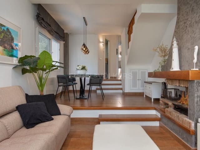 3 Zimmer Haus zu verkaufen in Platja d'Aro, Castell-Platja d'Aro mit Pool - 495.000 € (Ref: 9091937)