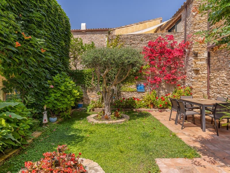 4 bedroom Finca/Country House for sale in Begur - € 985,000 (Ref: 9095539)