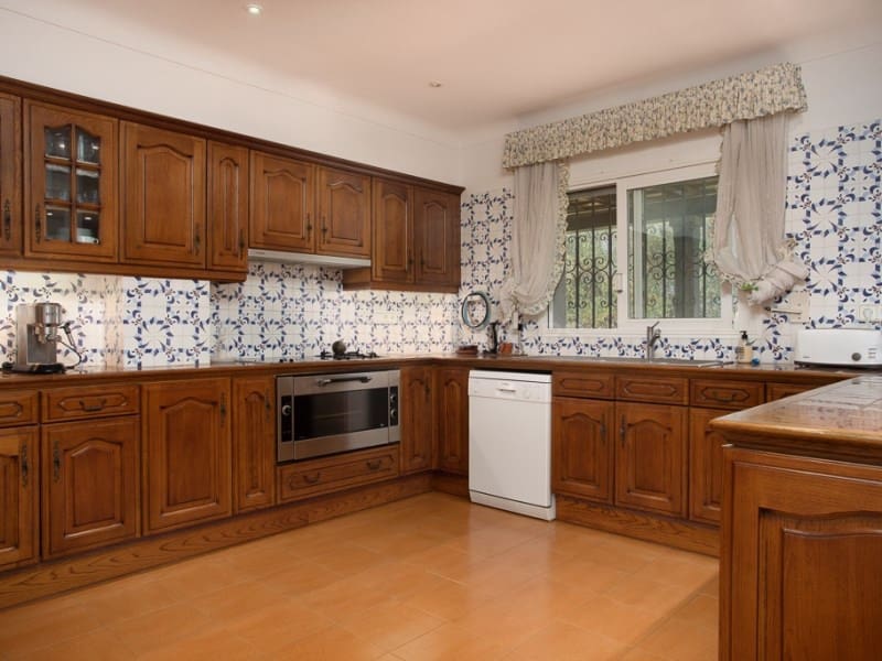 13 sypialnia Finka/Dom wiejski na sprzedaż w Santa Cristina d'Aro z basenem garażem - 1 780 000 € (Ref: 9106891)