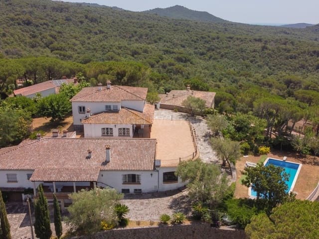13 quarto Quinta/Casa Rural para venda em Santa Cristina d'Aro com piscina garagem - 1 780 000 € (Ref: 9106891)