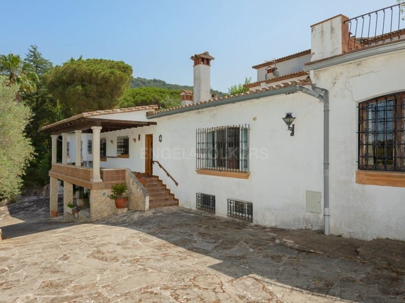 13 sypialnia Finka/Dom wiejski na sprzedaż w Santa Cristina d'Aro z basenem garażem - 1 780 000 € (Ref: 9106891)