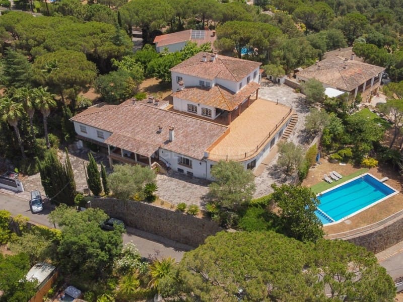 13 sypialnia Finka/Dom wiejski na sprzedaż w Santa Cristina d'Aro z basenem garażem - 1 780 000 € (Ref: 9106891)