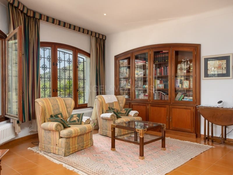 13 sypialnia Finka/Dom wiejski na sprzedaż w Santa Cristina d'Aro z basenem garażem - 1 780 000 € (Ref: 9106891)