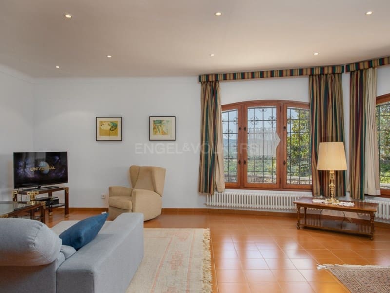 13 sypialnia Finka/Dom wiejski na sprzedaż w Santa Cristina d'Aro z basenem garażem - 1 780 000 € (Ref: 9106891)