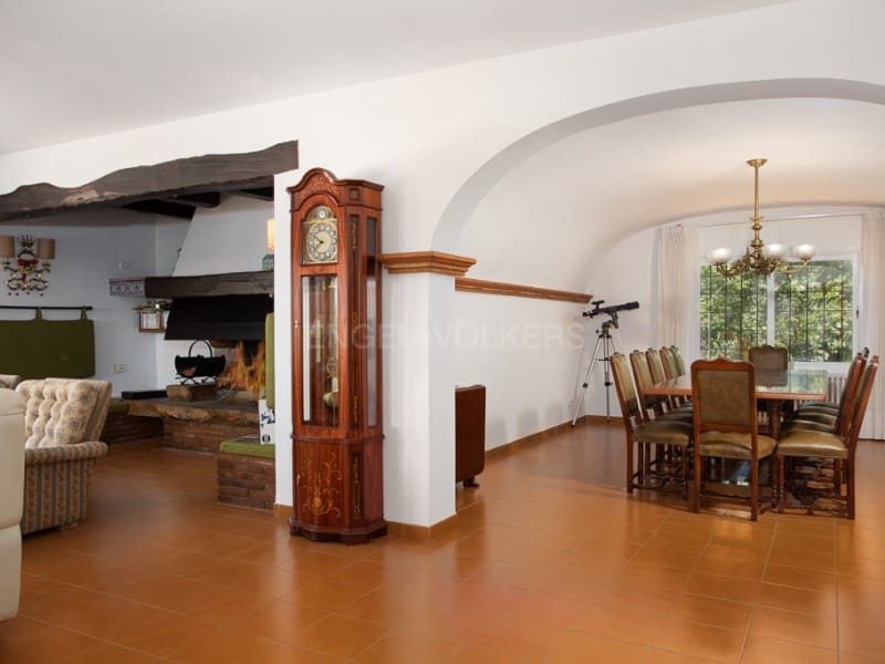 13 sypialnia Finka/Dom wiejski na sprzedaż w Santa Cristina d'Aro z basenem garażem - 1 780 000 € (Ref: 9106891)