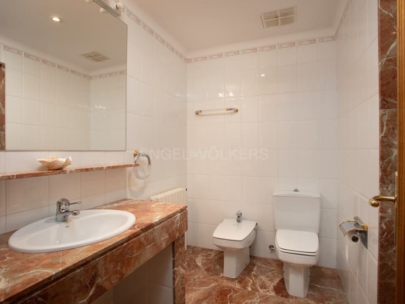 13 sypialnia Finka/Dom wiejski na sprzedaż w Santa Cristina d'Aro z basenem garażem - 1 780 000 € (Ref: 9106891)