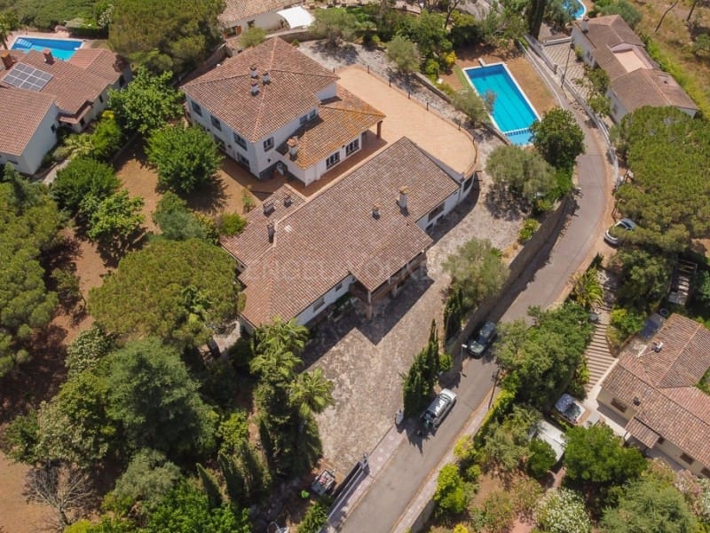 13 sypialnia Finka/Dom wiejski na sprzedaż w Santa Cristina d'Aro z basenem garażem - 1 780 000 € (Ref: 9106891)