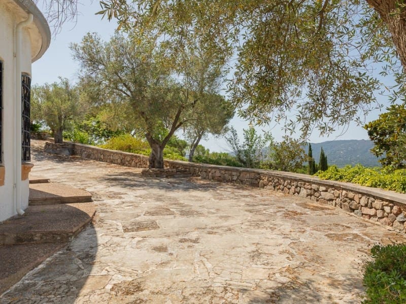 13 sypialnia Finka/Dom wiejski na sprzedaż w Santa Cristina d'Aro z basenem garażem - 1 780 000 € (Ref: 9106891)