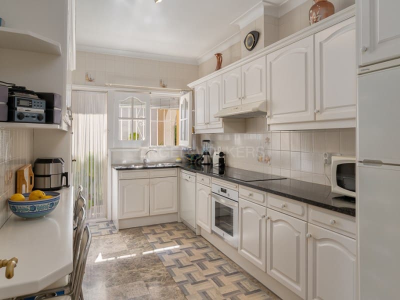 4 makuuhuone Huvila myytävänä paikassa Santa Cristina d'Aro mukana 
autotalli - 699 000 € (Ref: 9110665)