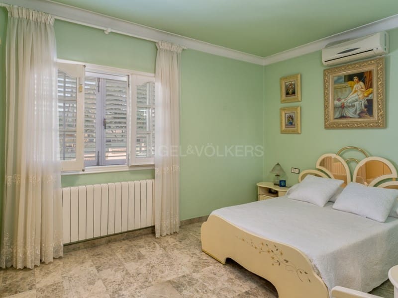 4 makuuhuone Huvila myytävänä paikassa Santa Cristina d'Aro mukana 
autotalli - 699 000 € (Ref: 9110665)