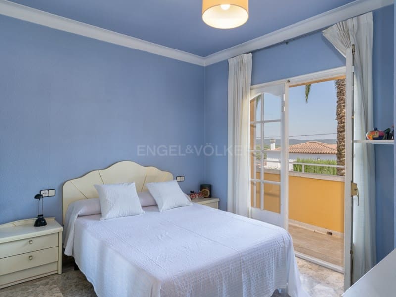 4 makuuhuone Huvila myytävänä paikassa Santa Cristina d'Aro mukana 
autotalli - 699 000 € (Ref: 9110665)