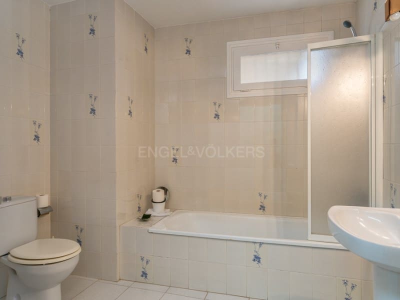 4 makuuhuone Huvila myytävänä paikassa Santa Cristina d'Aro mukana 
autotalli - 699 000 € (Ref: 9110665)