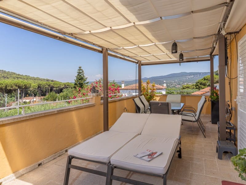 4 makuuhuone Huvila myytävänä paikassa Santa Cristina d'Aro mukana 
autotalli - 699 000 € (Ref: 9110665)