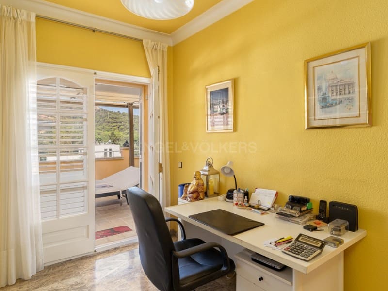 4 makuuhuone Huvila myytävänä paikassa Santa Cristina d'Aro mukana 
autotalli - 699 000 € (Ref: 9110665)